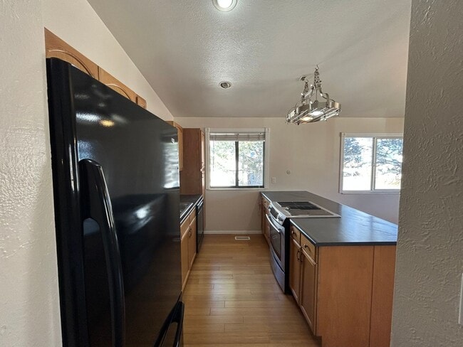 Building Photo - 2223 Ptarmigan Ln