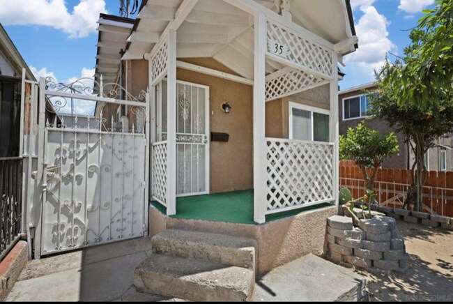 Building Photo - 35 19th St