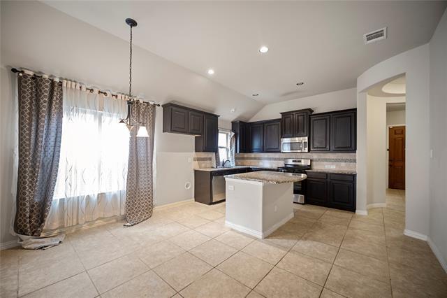 Building Photo - 2306 Lucerne Dr