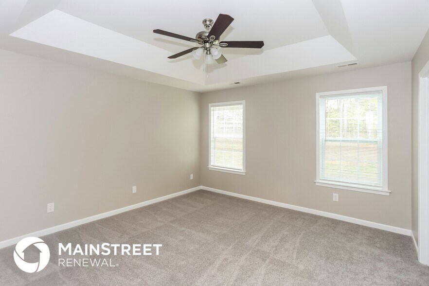 Building Photo - 8210 Chatham Oaks Dr