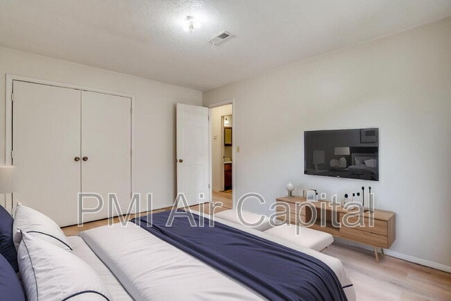 Building Photo - 535 S Lulu Ave