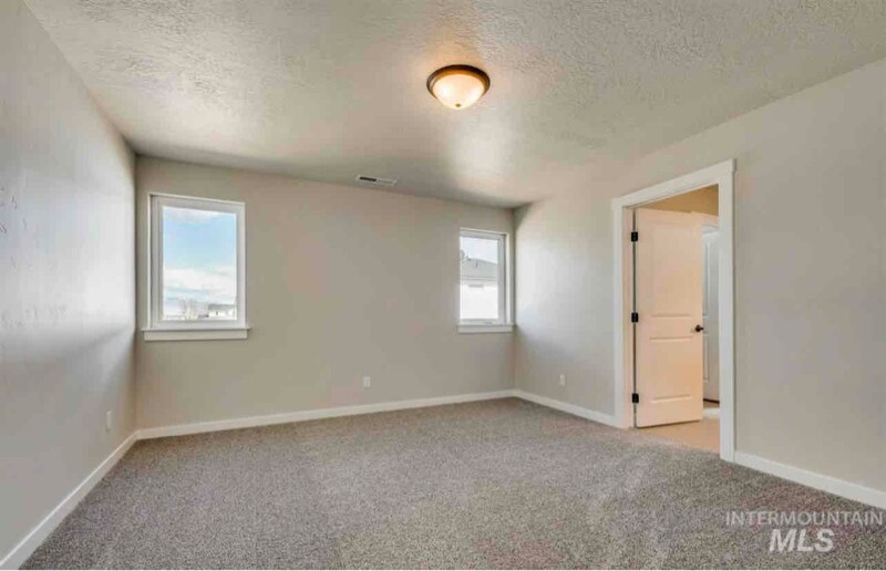 Building Photo - 3077 N Chianti Ave