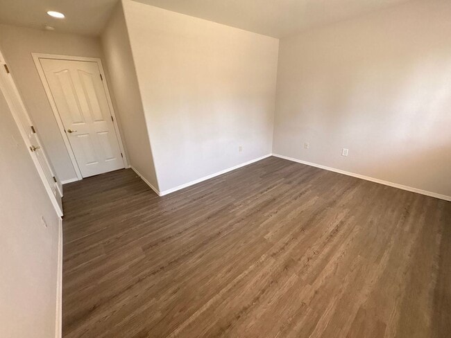 Building Photo - Beautiful 3 Bedroom Home in a Gated Community