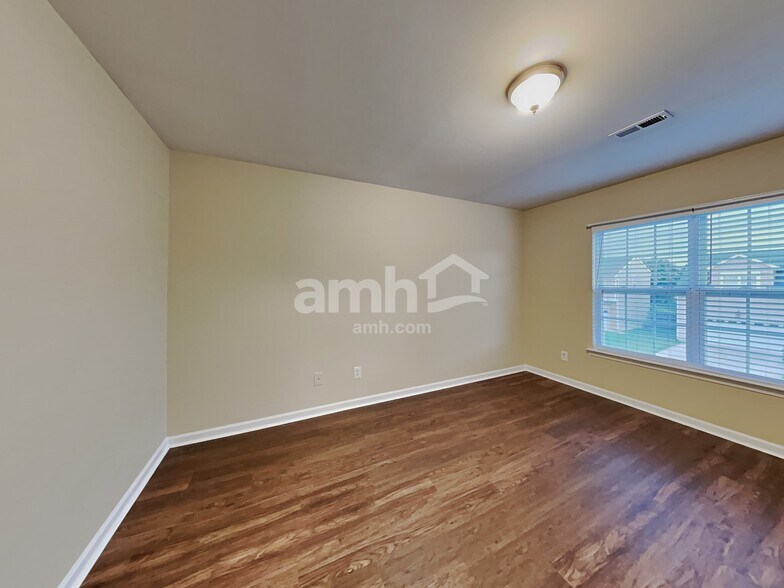Building Photo - 9203 Greenheather Dr