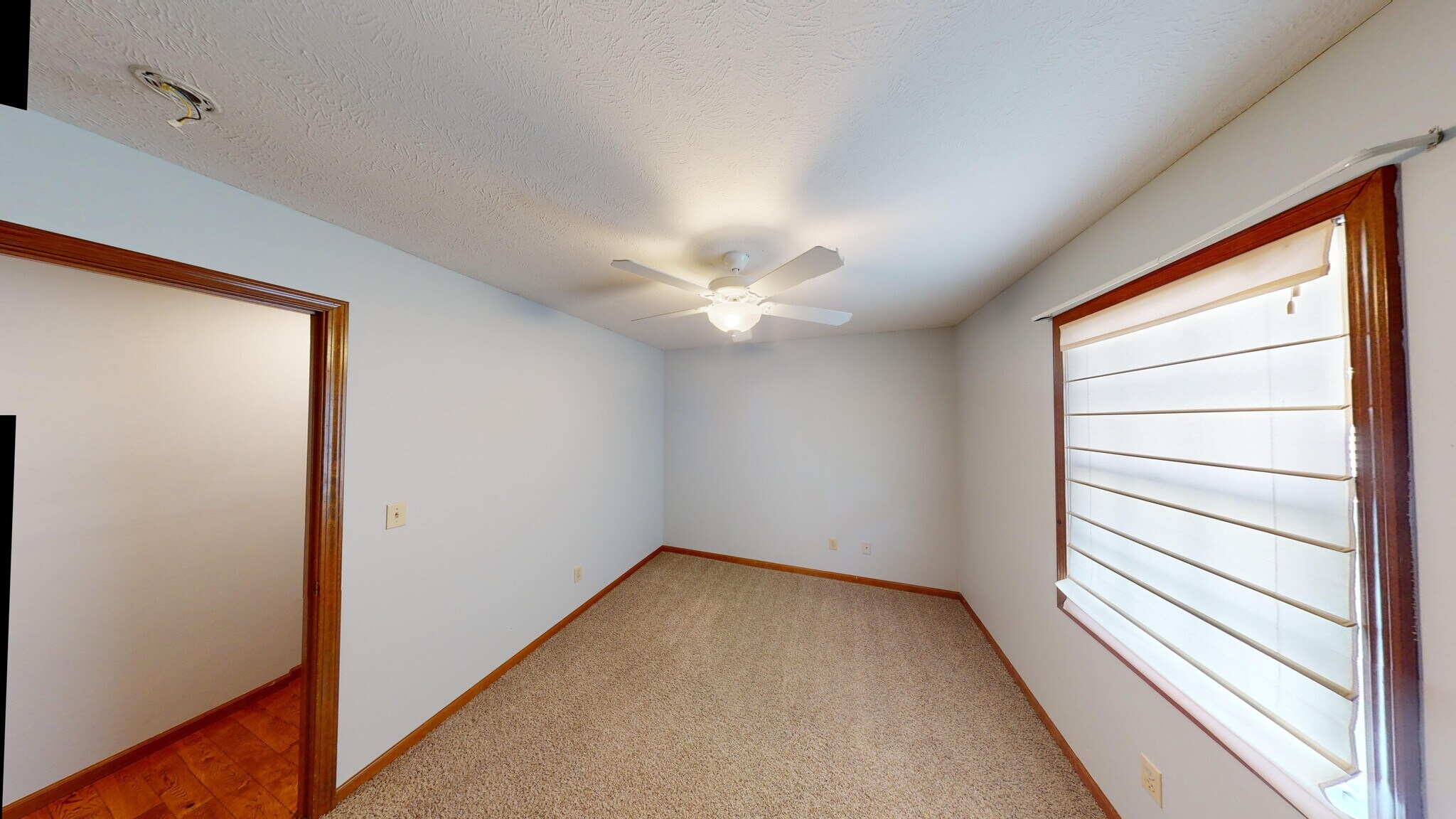 Building Photo - 3209 Sequoia Dr