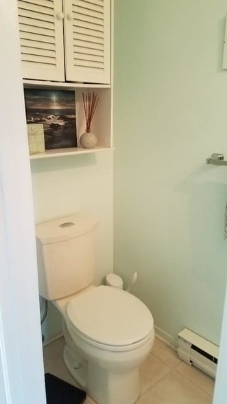 half bath - 605 Peach View Ln