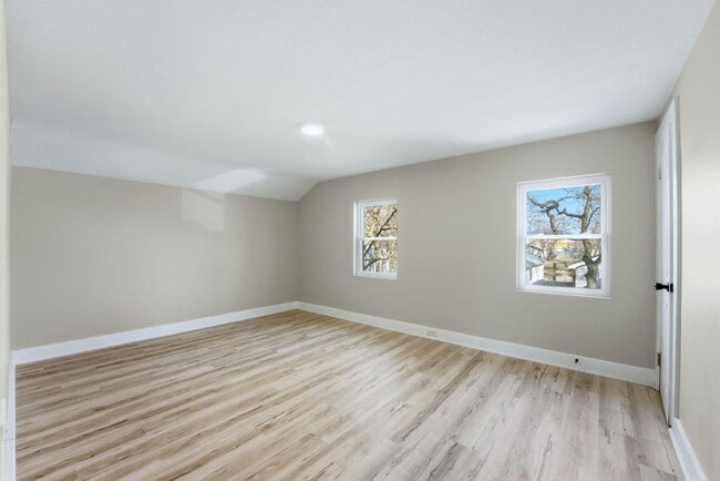 Building Photo - 2221 Eby Ave