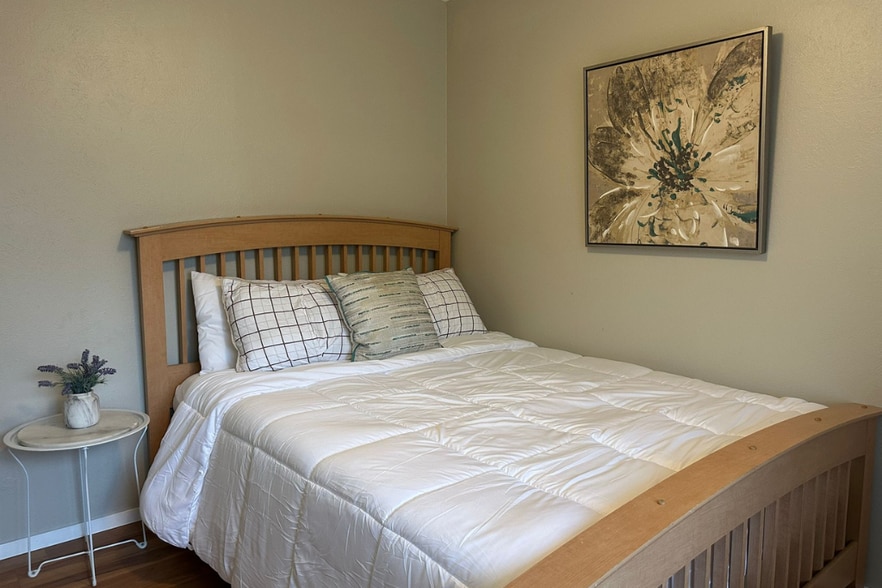 Building Photo - 1607 Sagebrush Trl