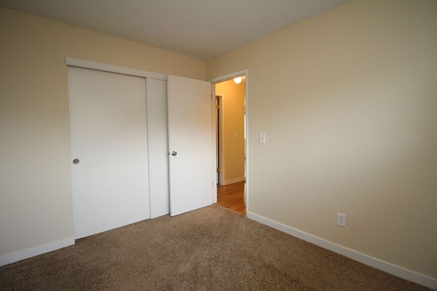 Building Photo - 706-706 N Watts St