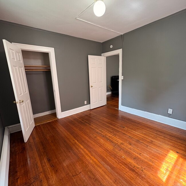 Building Photo - 445 Barbour St