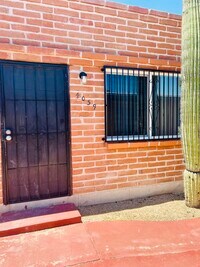 Building Photo - FOR RENT