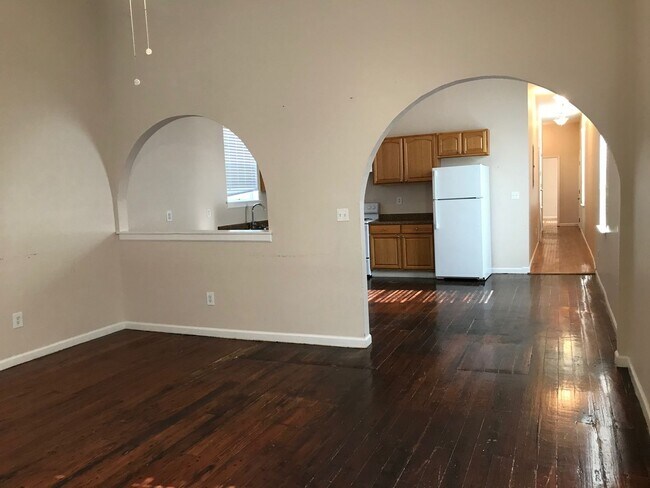 Building Photo - 2517 Palmyra St