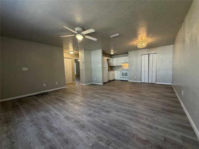 Building Photo - 4330 SW 74th Terrace