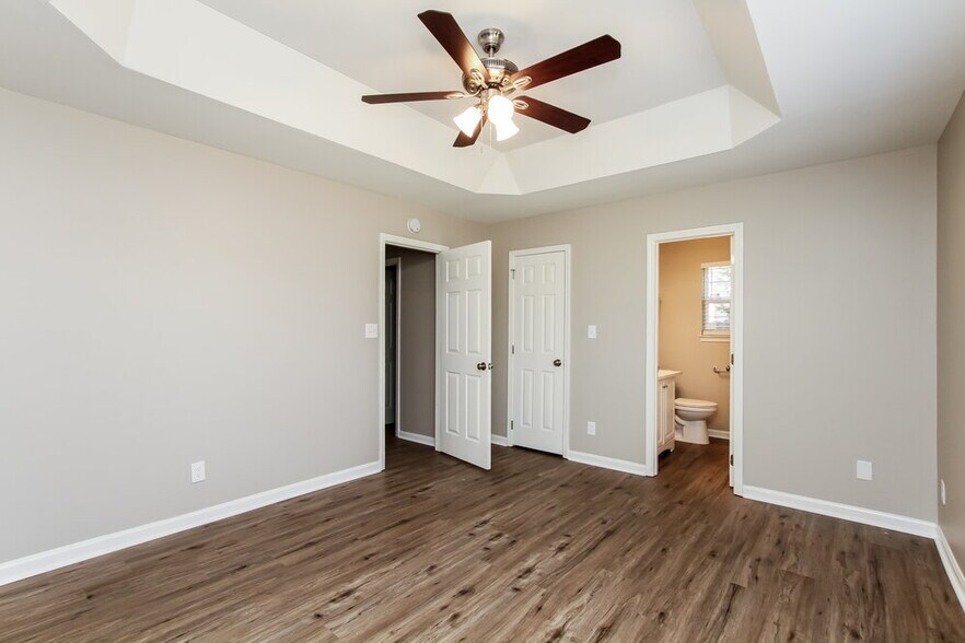 Building Photo - 505 Lisa Carol Dr