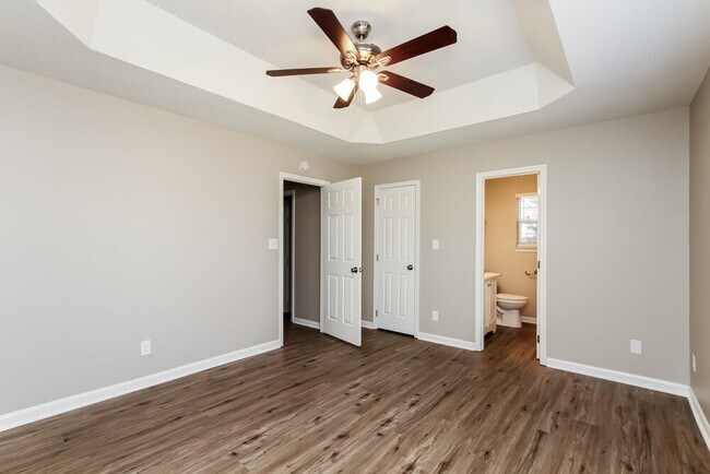 Building Photo - 505 Lisa Carol Dr