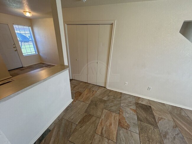 Building Photo - 4410 Jeff Scott Dr