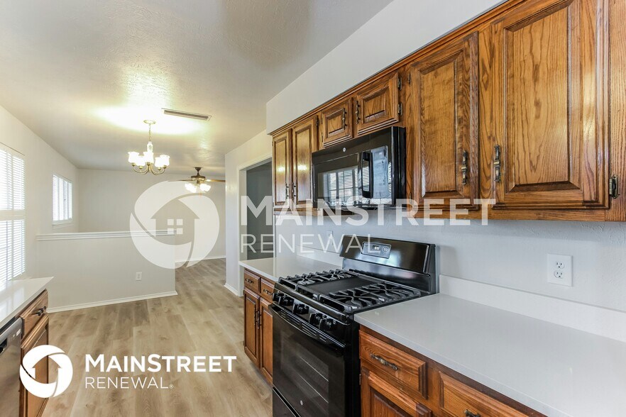 Building Photo - 621 Granada Dr