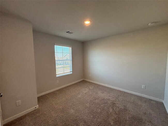 Building Photo - 5703 Blue Grama Dr