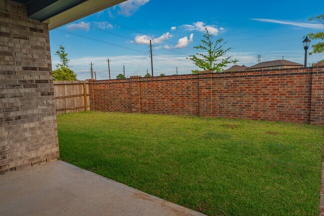 Building Photo - 27015 Bel Air Pt Ln