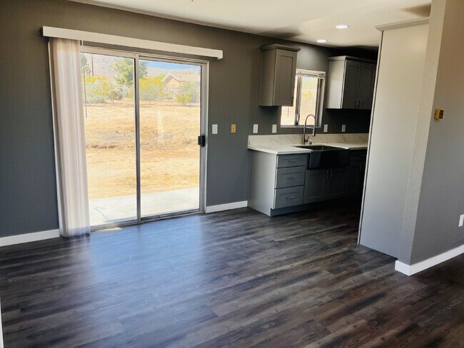 Building Photo - Two bedroom Home in South Joshua Tree