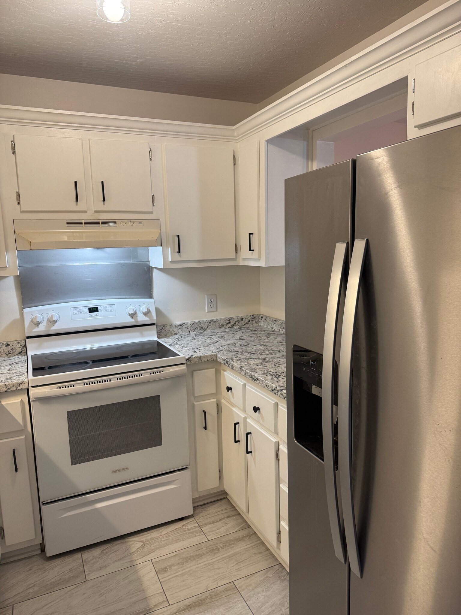 Building Photo - 213 Cox Ave