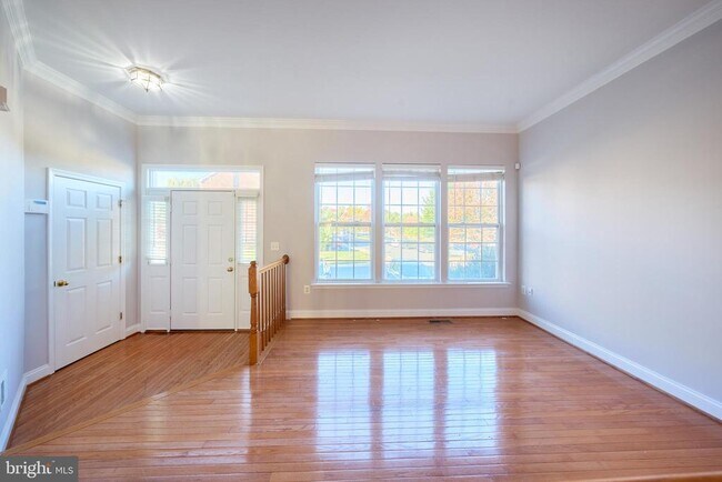 Building Photo - 685 Springhouse Square SE