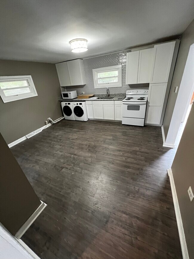 Building Photo - 308 Orange Ave