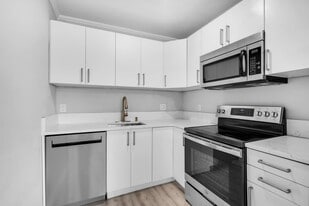 Building Photo - 4500 NE 18th Ave