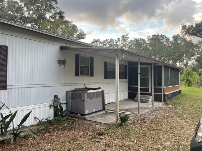 Building Photo - 3bed/2bath mobile home with private gate, ...