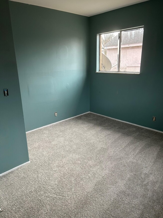 Building Photo - 1204 Liberty St