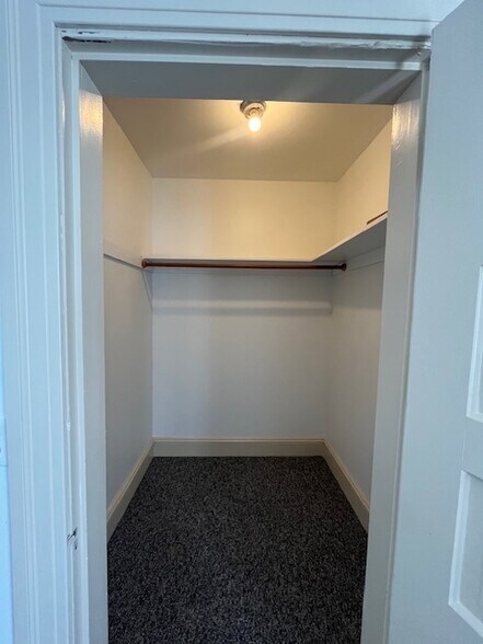 Large Closet Bdr2 - 1440 21st Ave