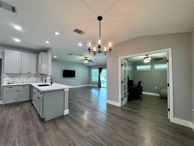 Building Photo - 1212 Leah Ln
