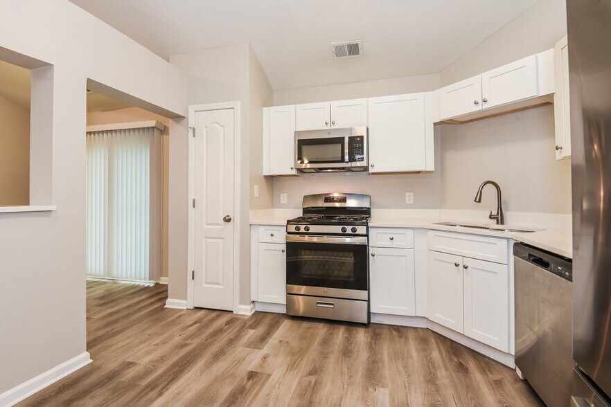 Building Photo - 412 Redwood Trail