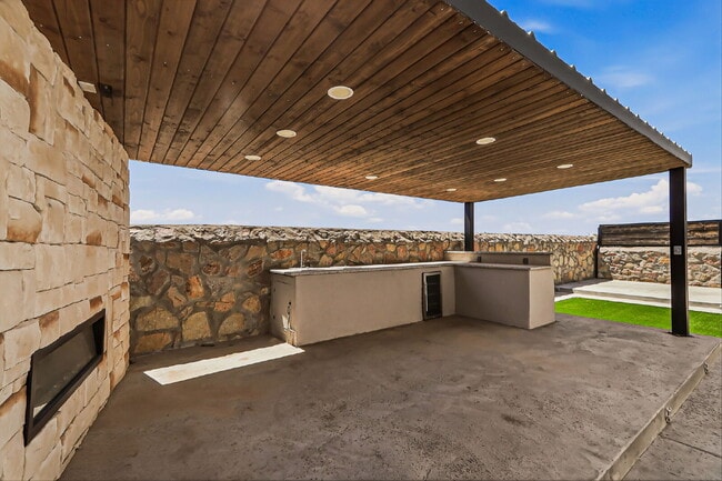 Building Photo - Modern Corner Home | 4 Bedrooms | 2.5 Bathrooms | Covered Outdoor Living