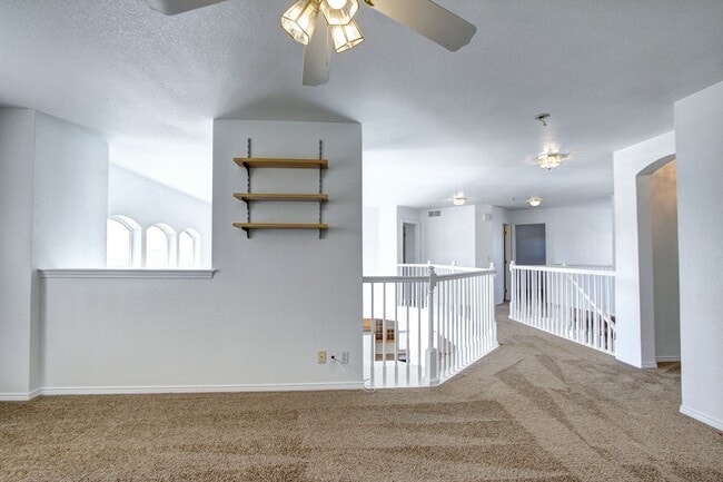 Building Photo - Metzler Ranch single family 4b/3b huge gar...