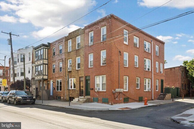 Building Photo - 714 Tasker St