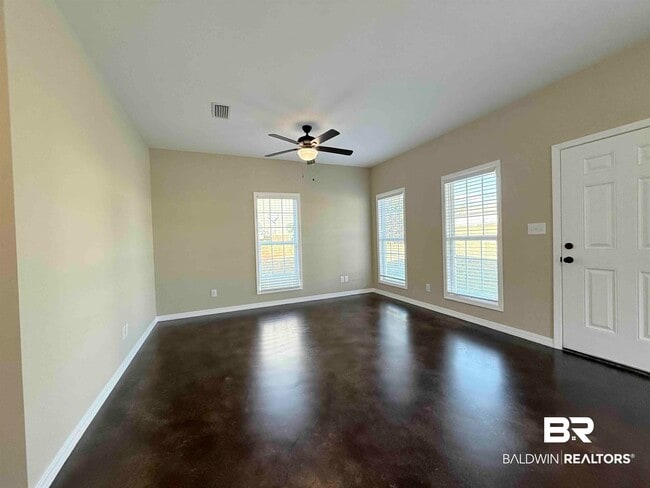 Building Photo - 33071 -B Stables Dr