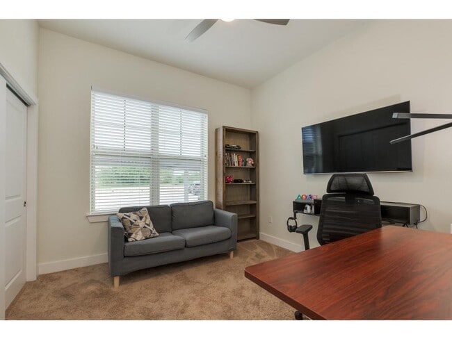 Building Photo - 2400 Louis Henna Blvd