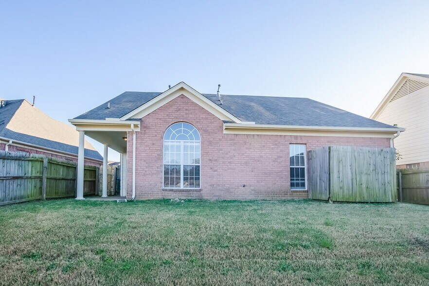 Building Photo - 1146 Warwick Pl