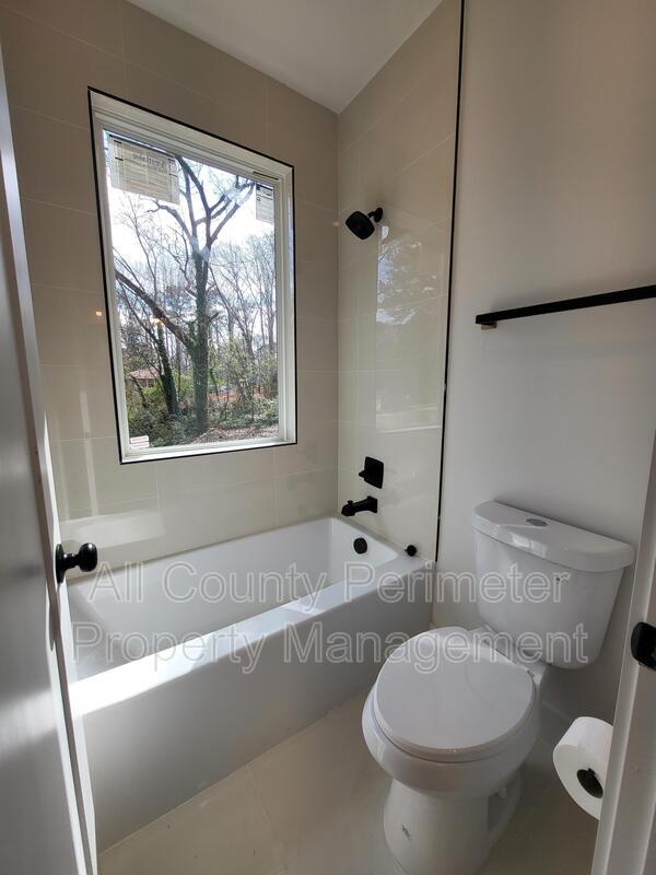 Building Photo - 4401 Sims Rd