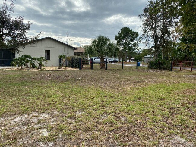 Building Photo - 5344 Elwood Rd