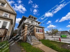 Building Photo - 89 Macamley St