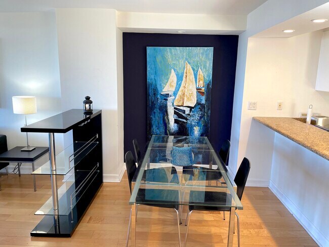 Building Photo - 4265 Marina City Dr
