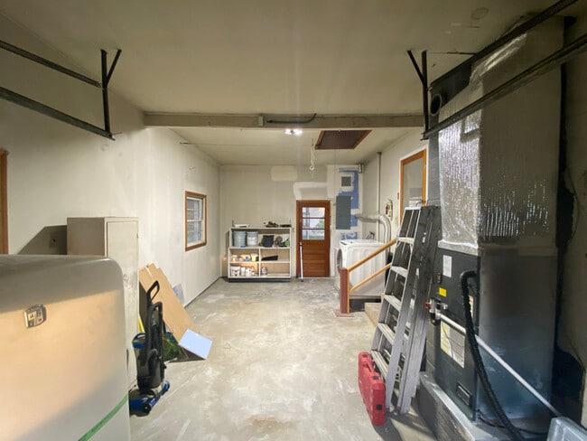 Building Photo - 298 Eastwood Dr