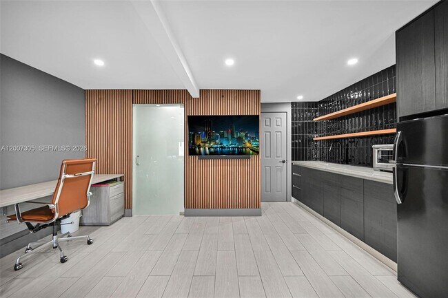 Building Photo - 145 NE 49th St