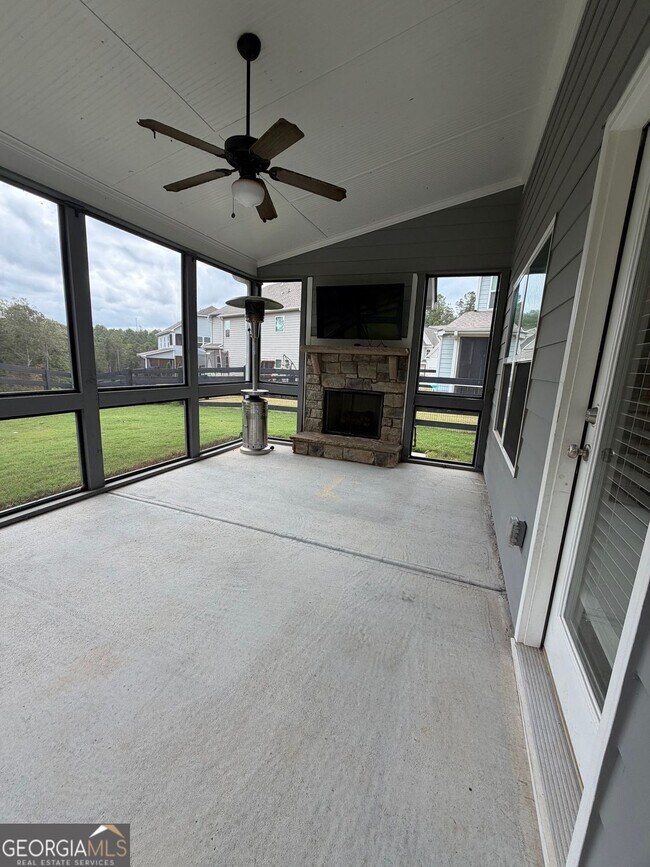 Building Photo - 1120 Riverwalk Manor Dr