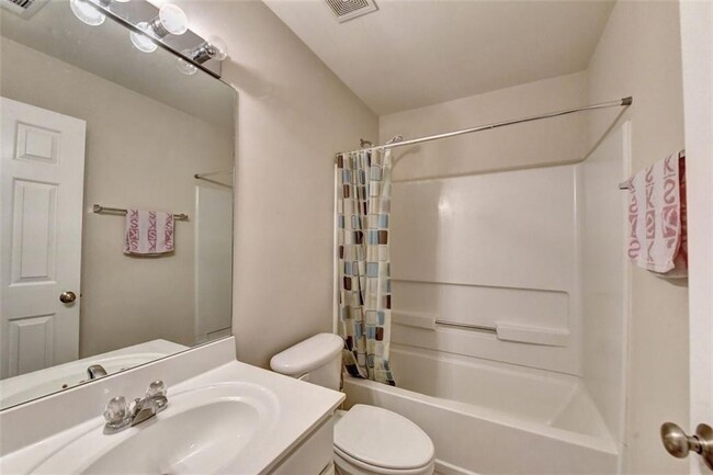 Building Photo - 3601 Postwaite Cir NW