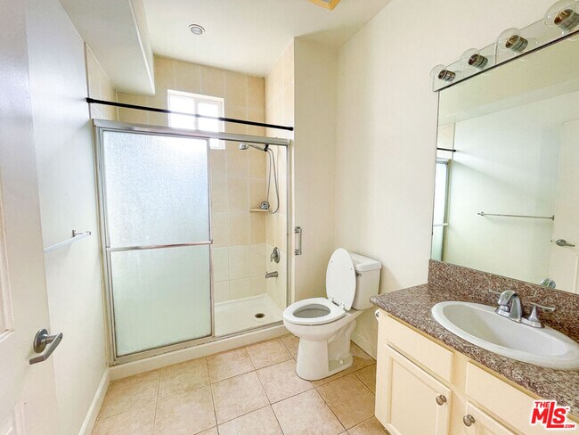 Building Photo - 1412 S Sherbourne Dr