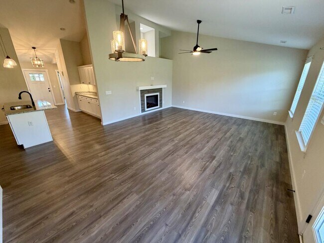 Building Photo - 115 Otts Shoals Rd