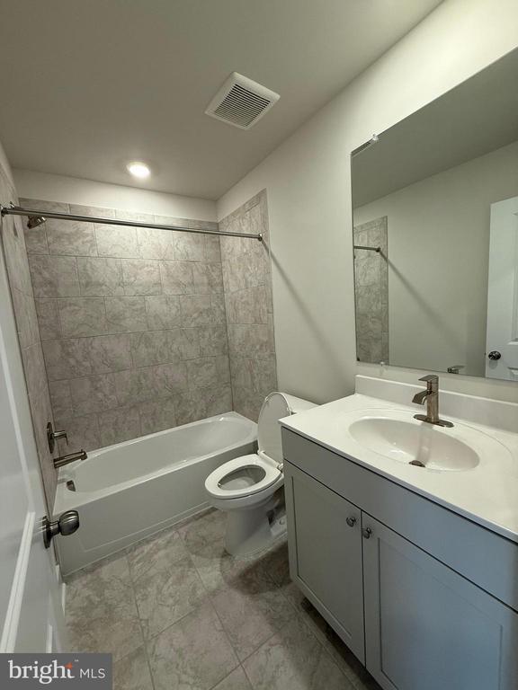 Building Photo - 2275 Marcy Dr